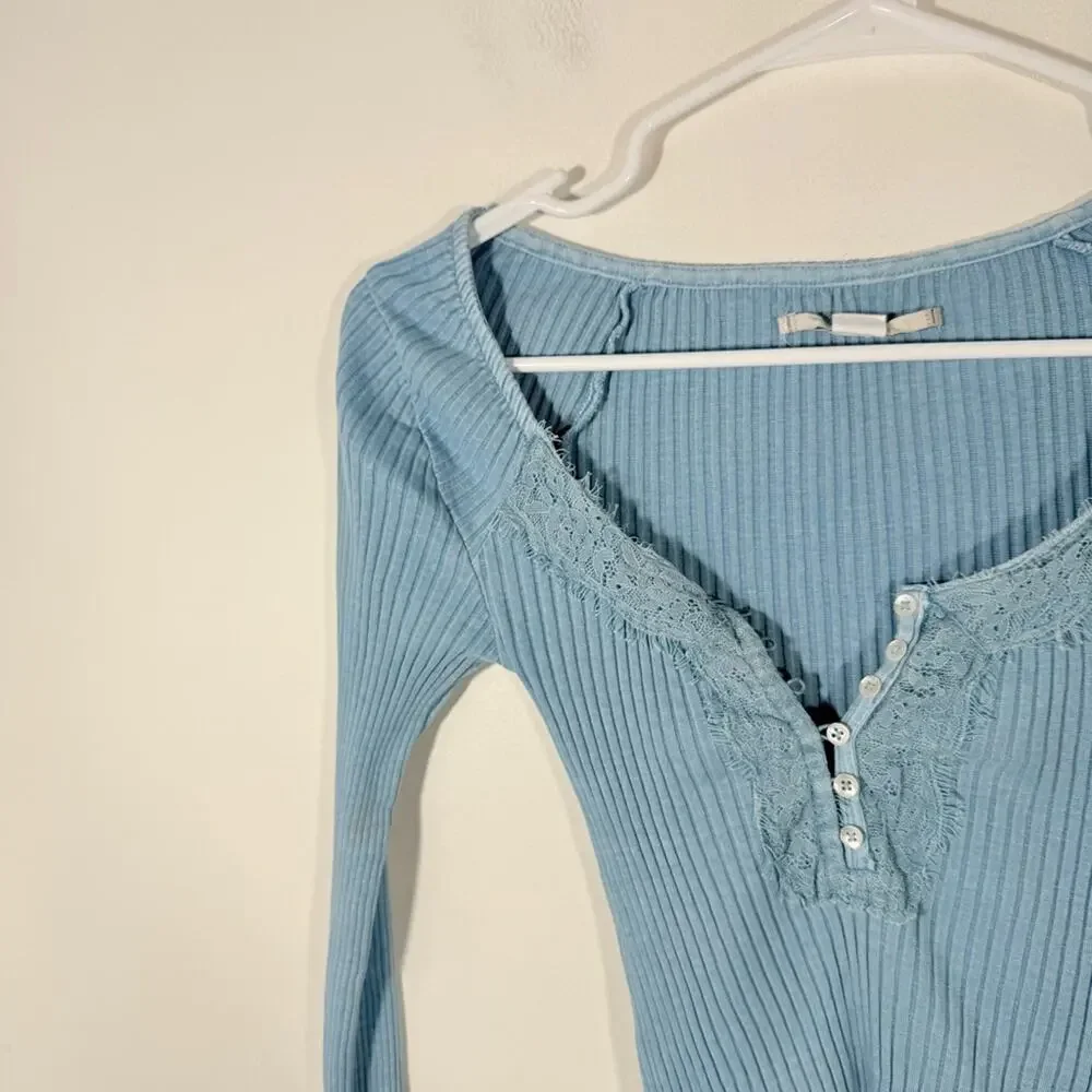 Urban Outfitters Kimchi Blue Lace Button Front Ribbed Long Sleeve Top Small